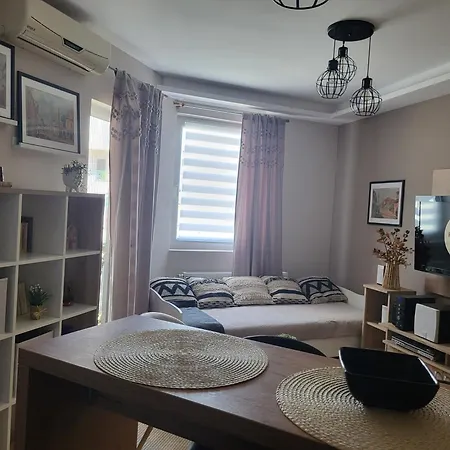 Regina S Apartment Jagodina